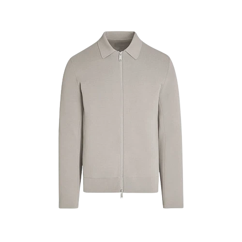 لباس مردانه در فضای باز