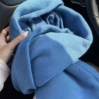 روسری پشم در فضای باز